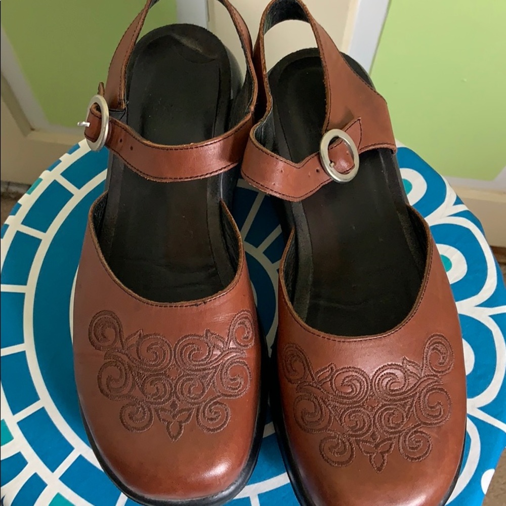 DANSKO strapped clog size 42 brown closed toe